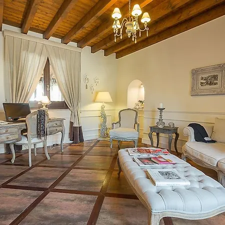 Calandrino Hotel 4*