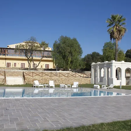 Calandrino Hotel 4*